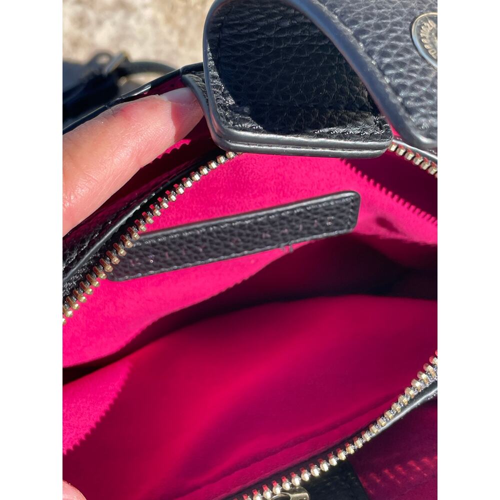 Kelly & Katie black crossbody with hot pink interior - Picture 6 of 9